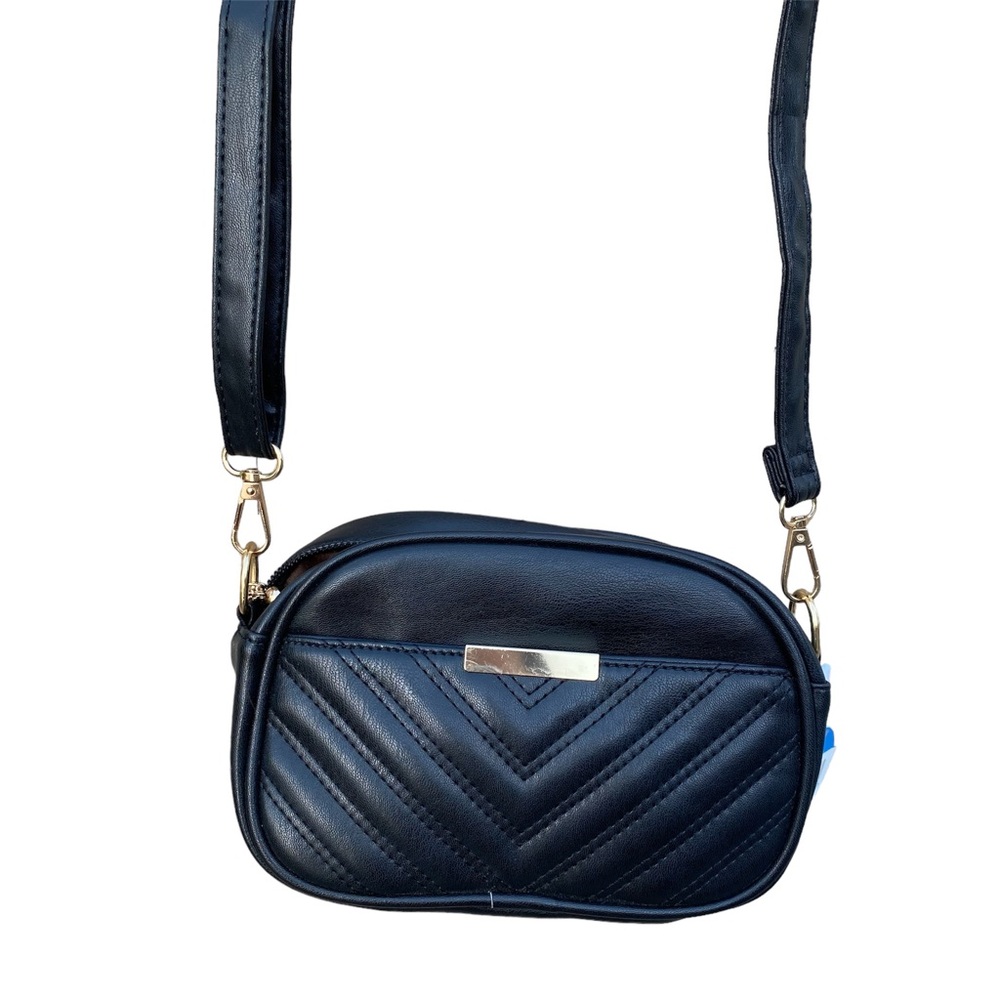 Chic Unlimited Black Classy Gold Buckle Crossbody Handbag Purse